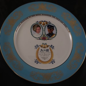 AYNSLEY Plate Commemorate Wedding of Princess Anne & Phillips 1973