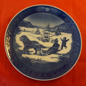 1986 Royal Copenhagen Christmas Plate