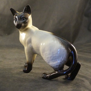 Beswick Siamese Cat Standing Model 1897
