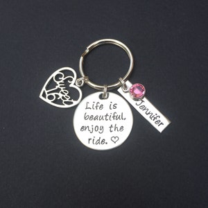 Gepersonaliseerde sleutelhanger voor je 16e verjaardag - Sleutelhanger voor je 16e verjaardag - Cadeau voor je 16e verjaardag - Het leven is mooi, geniet van de rit afbeelding 3