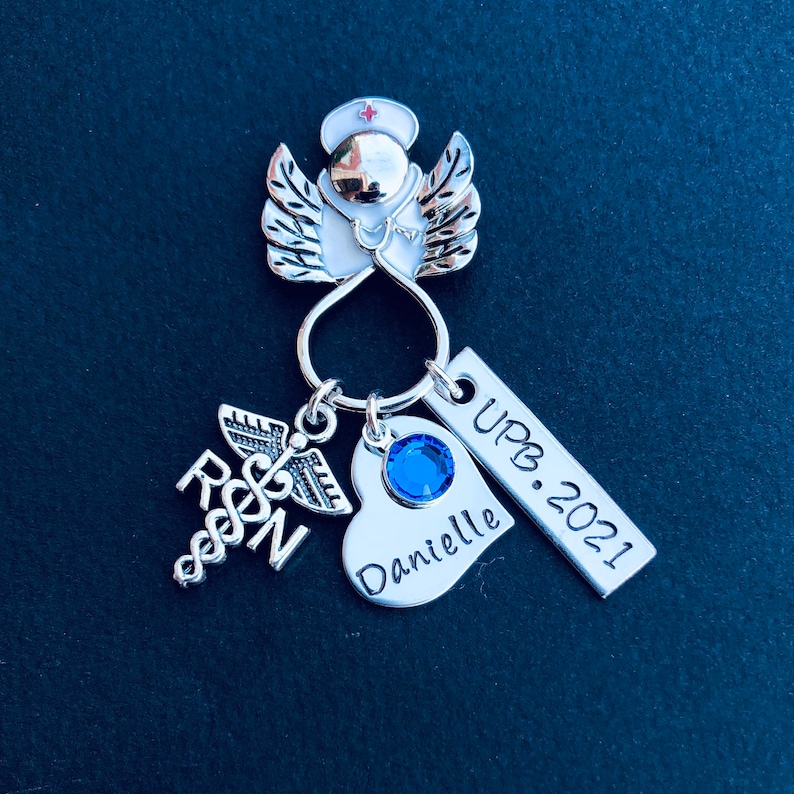Personalized Nursing pin / LPN BSN RN / Nurse pin / Nursing Student / Nursing Pinning Ceremony / Nurse Angel Gift/ Graduation gift Bild 3