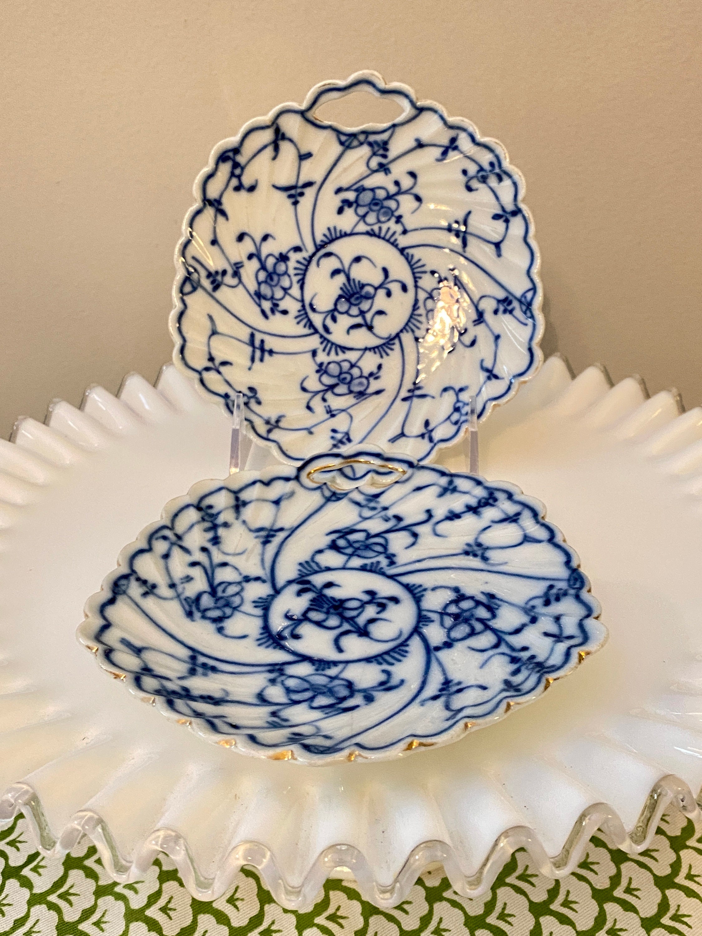 Pair of Antique Royal Bayreuth Strawflower Decorative Plates - Tettau Germany