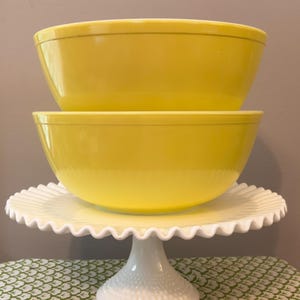 Vintage Yellow Pyrex Primary Bowl - Etsy