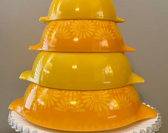 Vintage Pyrex Citrus Daisy Complete Cinderella Bowl Set 441 442 443 444   Springtime Pyrex Bowls