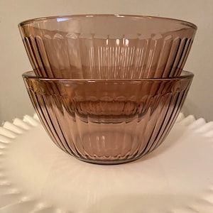 1 - Large Pyrex Cranberry Ribbed Bowl - 6 Cups #7402 **
