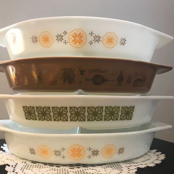 Choice - Pyrex Divided Casserole Dish - No Lids - Town & Country/Verde Square Flowers/Early American