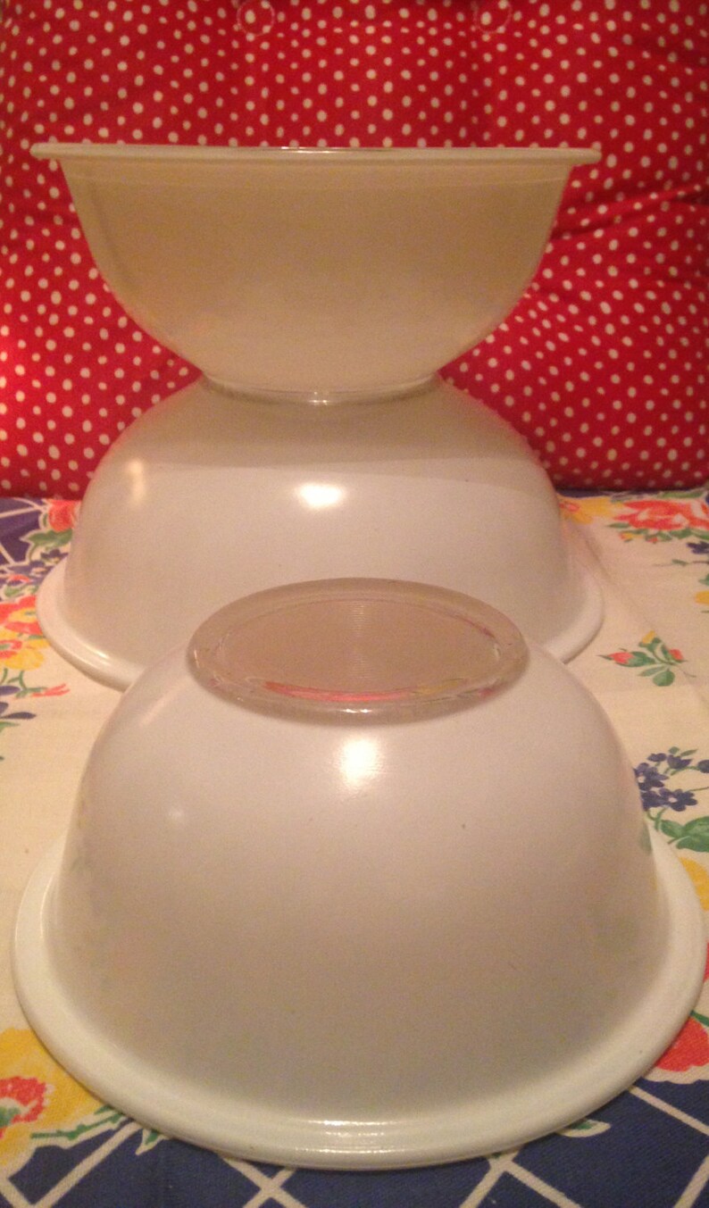 Set of 3 Pyrex White Clear Bottom Bowls 323 #322 325