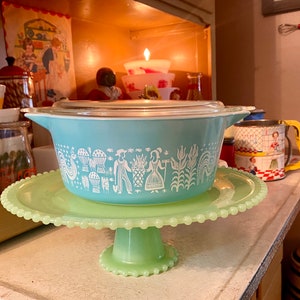 Vintage Pyrex Butterprint Round Covered Casserole #475   2.5 Quart