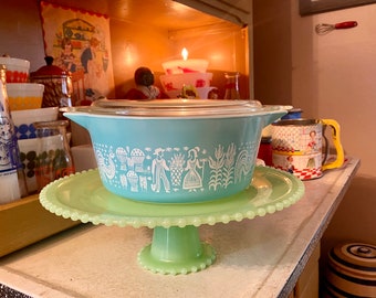 Vintage Pyrex Butterprint Round Covered Casserole #475   2.5 Quart