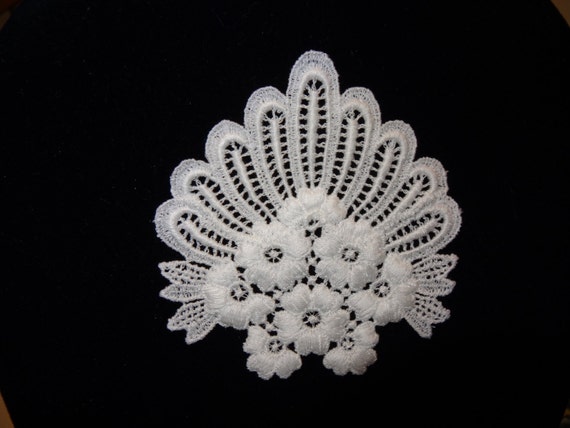 Venice Lace Applique Mini Doily x 3 Venice Lace Applique Mini Doily x 3