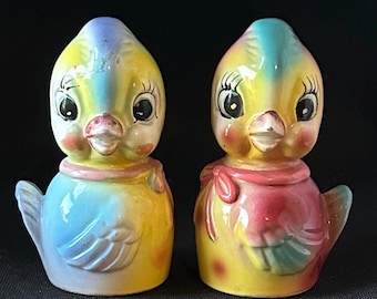 Commodore Blue Salt and Pepper, kitschige, Anthropomorphe Vögel