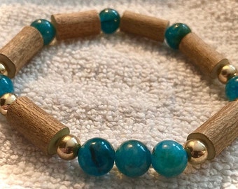 Bracelet 8 mm en bois de noisetier et apatite gemme