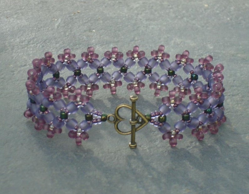 UK seller Czech Seed Bead Bracelet Wild Violets Bracelet lavender blue and dark green Czech seed beads purple in violet