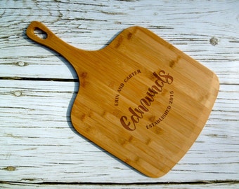 Last Name Custom Pizza Peel, Bamboo, Laser Engraved, Personalized Pizza Peel, Pizza Tray, Pizza Paddle, Pizza Gift, Kitchen, Closing,Wedding
