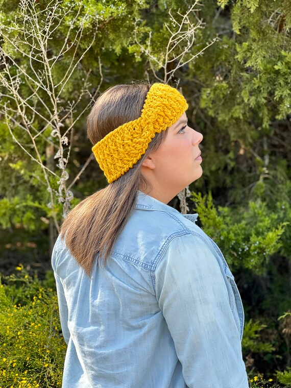 Alpine Twist Headband Crochet Pattern, Crochet PDF Pattern  display picture 2