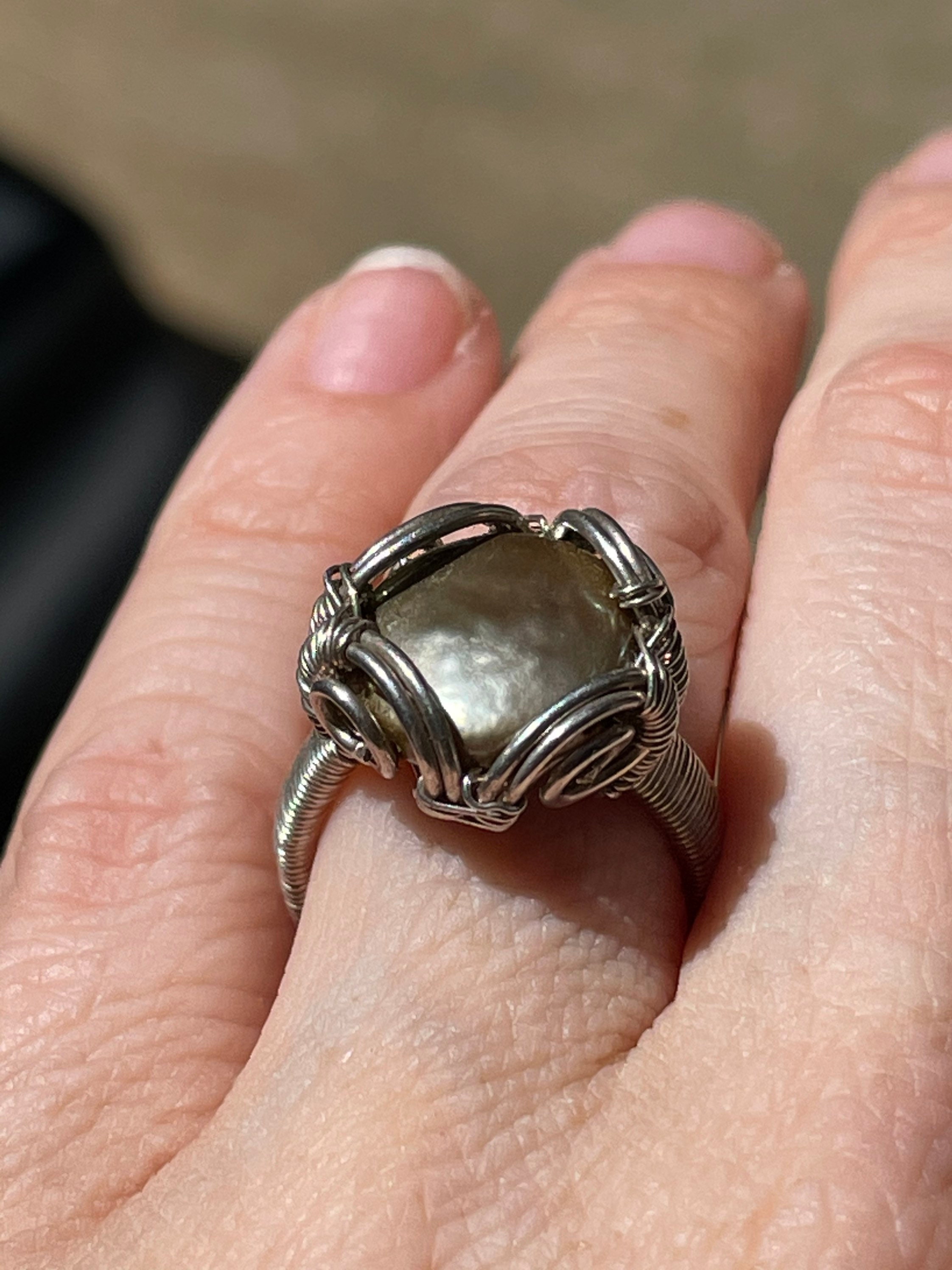Enorme anillo de perlas naturales