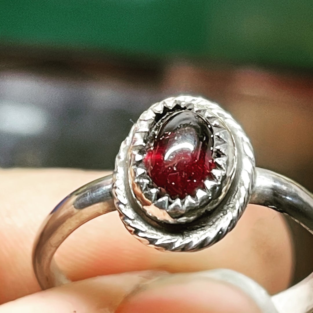 Bague Grenat Et Argent 925 - Imposante Et Magnifique - Neuf Avec étiquettes