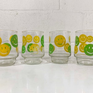 Vintage Smiley Face Glasses Set of 4 Juice Glass 1970s Cup Classic Happy Smile Novelty Yellow Green Kawaii Kitsch Retro 70s image 2