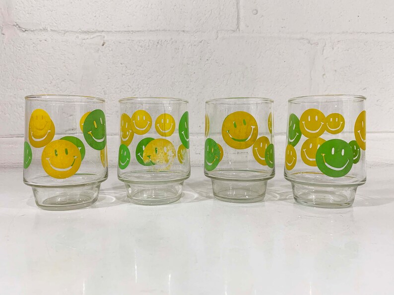 Vintage Smiley Face Glasses Set of 4 Juice Glass 1970s Cup Classic Happy Smile Novelty Yellow Green Kawaii Kitsch Retro 70s image 2