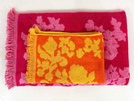 Vintage Cotton Bath & Hand Towels Matching Set Bathroom Towel Cloth Decor 1960s Pink Orange Mid-Century Retro Sculptural Cannon Monticello