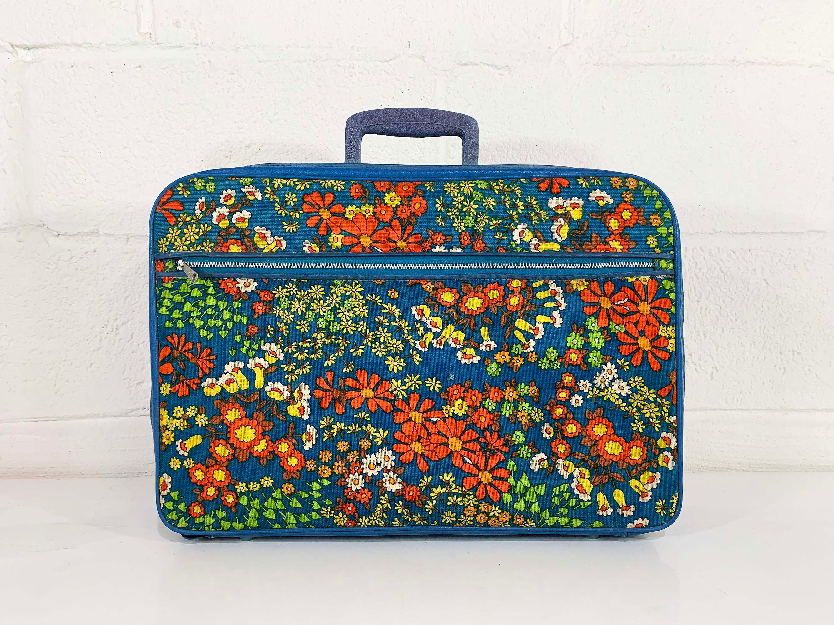 Flower Power Groovy Travel Bag, Weekender, Hipster Mod Daisy, Brown,  Orange, Green, Hippie, 70's Style, Waterproof Travel Bag - 7599343468699