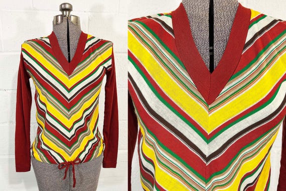 Vintage Chevron Knit Sweater Rainbow Pullover Jumper Long Sleeved Helen Sue 1970s Small XS