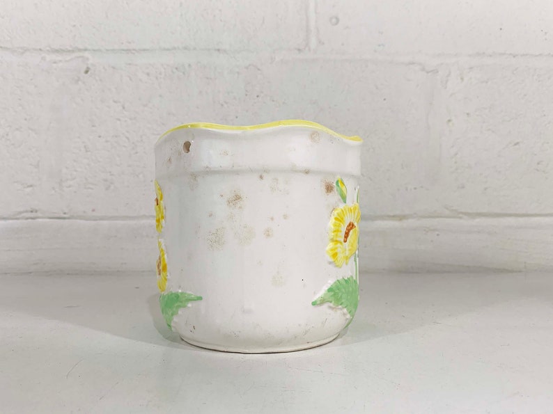 Vintage White Ceramic Hanging Planter Airplant Holder Floral Basket 1970s Flowers Yellow Air Plant Mid-Century Product MCM image 4