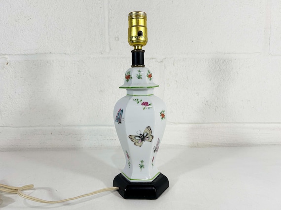 Vintage Porcelain Ginger Jar Table Lamp Tabletop Butterfly Berry Print Ceramic Light Mid-Century Accent Lighting Boho 1970s 1980s