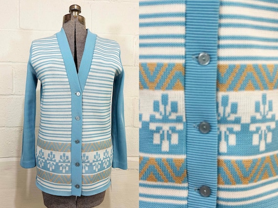 Vintage Light Blue Cardigan Sweater Long Sleeve V Neck Button Front Ribbed Snowflake Ski 1970s 1980s Large Medium