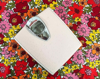 Vintage Bathroom Scale Household Detecto Mechanical Mid-Century Modern Atomic Pink 1950s Retro Bath Prop Home Decor Movie TV