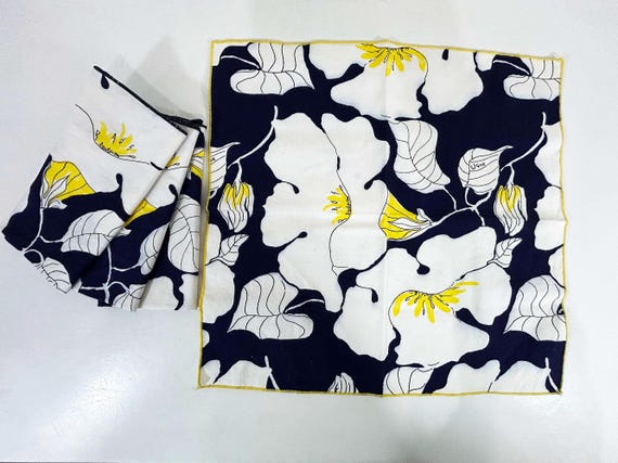 Vintage Vera Neumann Napkins Set of 4 Flowers Floral Navy Blue Yellow Cloth Fabric Reusable 1970s