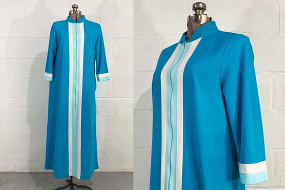 Vintage Teal Blue Velvet Robe Zip Front Maxi Long Sleeve Vanity Fair 1970s White Striped Mod Costume Halloween PJs Pajamas Housecoat XL