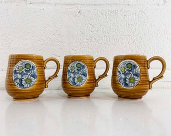 Vintage Set of 3 Mugs Royal Sealy Japan Blue Floral Brown Flower Power Style Mid Century Kitsch Cute Kawaii Retro 1970s