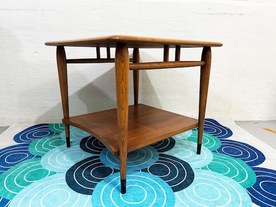 Vintage Lane Acclaim Walnut Side Table - Mid-Century Modern Design