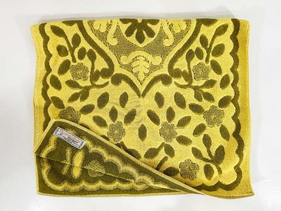 Vintage Cotton Bath Towel Yellow Green Bathroom Designer Collection Texcraft Sculptural Mid-Century Floral Flowers Terrycloth Shower 1960s