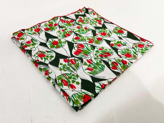 Vintage Vera Neumann Napkins Set of 2 Pair Red Flowers Floral Cloth Fabric Reusable 1970s 1980s Dinner Party Holiday