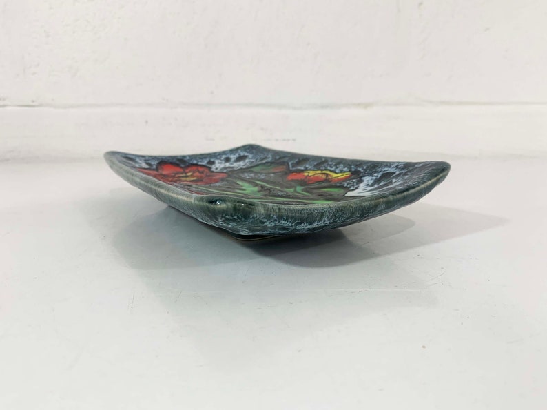 Vintage French Hand Painted Mid Century Vallauris Studio Pottery Plate Black Splatter Drip Glaze Red Green Flower Poppy 1960s 1970s image 5