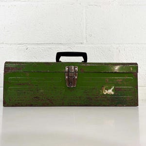 Vintage Green Metal Tackle Tool Box Rustic Industrial Parts Organizer Storage Portable Crafts Handle Union Steel Chest Toolbox 1960s