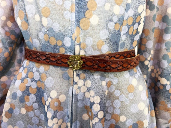 Vintage Stamped Leather Belt Unisex Western Cowgirl Cowboy Rockabilly Country Southwestern Embossed Flower Brass Metal Buckle Hippie 1970s