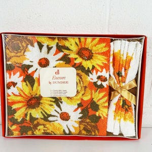 Vintage Cotton Bath Towel Set NOS Deadstock Yellow Orange Bathroom Mid-Century Floral Flowers Terrycloth Dundee Encore Housewarming 1960s