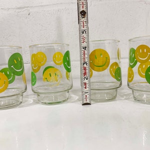 Vintage Smiley Face Glasses Set of 4 Juice Glass 1970s Cup Classic Happy Smile Novelty Yellow Green Kawaii Kitsch Retro 70s image 8