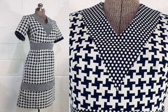 Vintage Navy Blue Houndstooth Dress Large Print Short Sleeve Short Sleeves A-Line Skirt 1970s XS Small