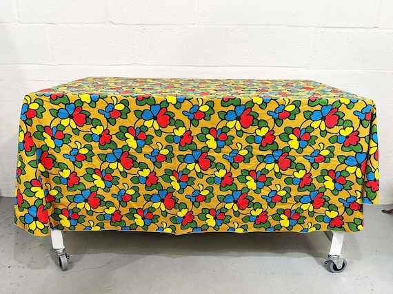 Vintage Floral Yellow Tablecloth Flower Print Pattern Mid-Century 1960s Daisy Oblong Circle Table Cloth Dining Oval Kitchen Home Decor 60s