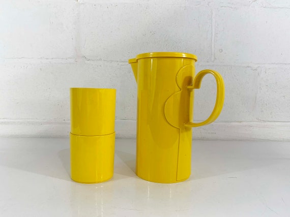 Vintage Mid Century Modern Dansk Melamine Pitcher Bright Yellow 2 Quart Lid Denmark Cups Mid Century Mid-Century Kitchen Home Retro