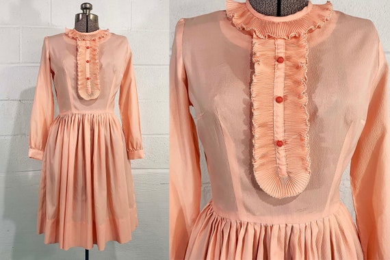 Vintage Peachy Pink Dress Mod Fit and Flare Twiggy Long Sleevess Ruffle Collar Lolita Kawaii Small 1960s