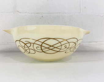 Vintage Pyrex Golden Scroll 444 Cinderella Bowl Mixing Nesting Milk Glass Dish Ivory White Mid-Century Retro 4 Quart 1950s
