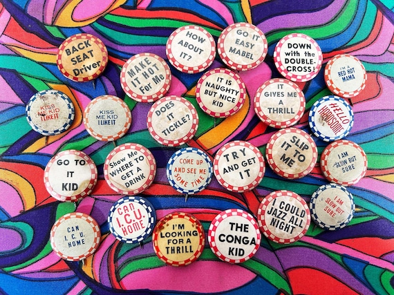 Vintage Novelty Pinback Button Brooch Funny Saying Gag Gift 1940s Checkered Blue Red