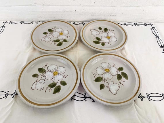 Vintage Magnolia Stoneware Small Plates Set of 4 Side Dessert Bread Salad Plate Mid Century Floral 70s 1970s