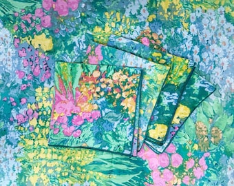 Vintage Tablecloth & Set of 4 Napkins Watercolor Flowers Floral Cloth Fabric Reusable 1980s Dinner Party Holiday