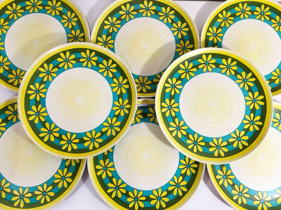 Vintage Oneida Plastic Plates Melmac Set of 8 Flower Power Melamine Yellow Blue Green Plastics Dinner Plate 1980s 1970s
